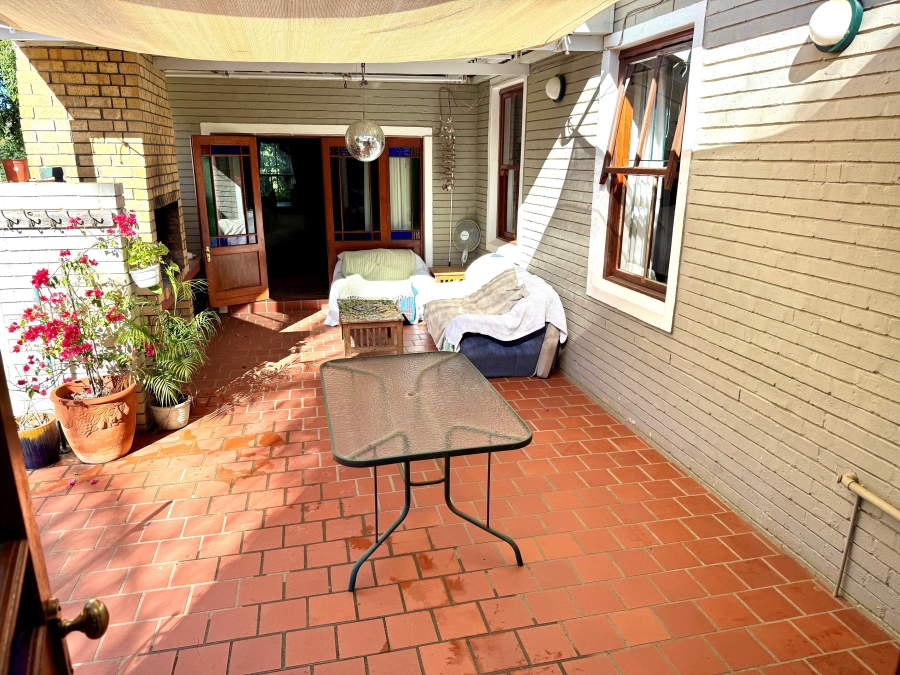 4 Bedroom Property for Sale in Die Wingerd Western Cape